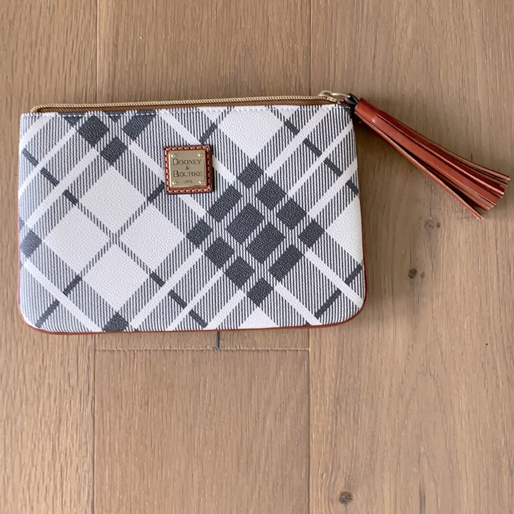 Dooney and Bourke clutch